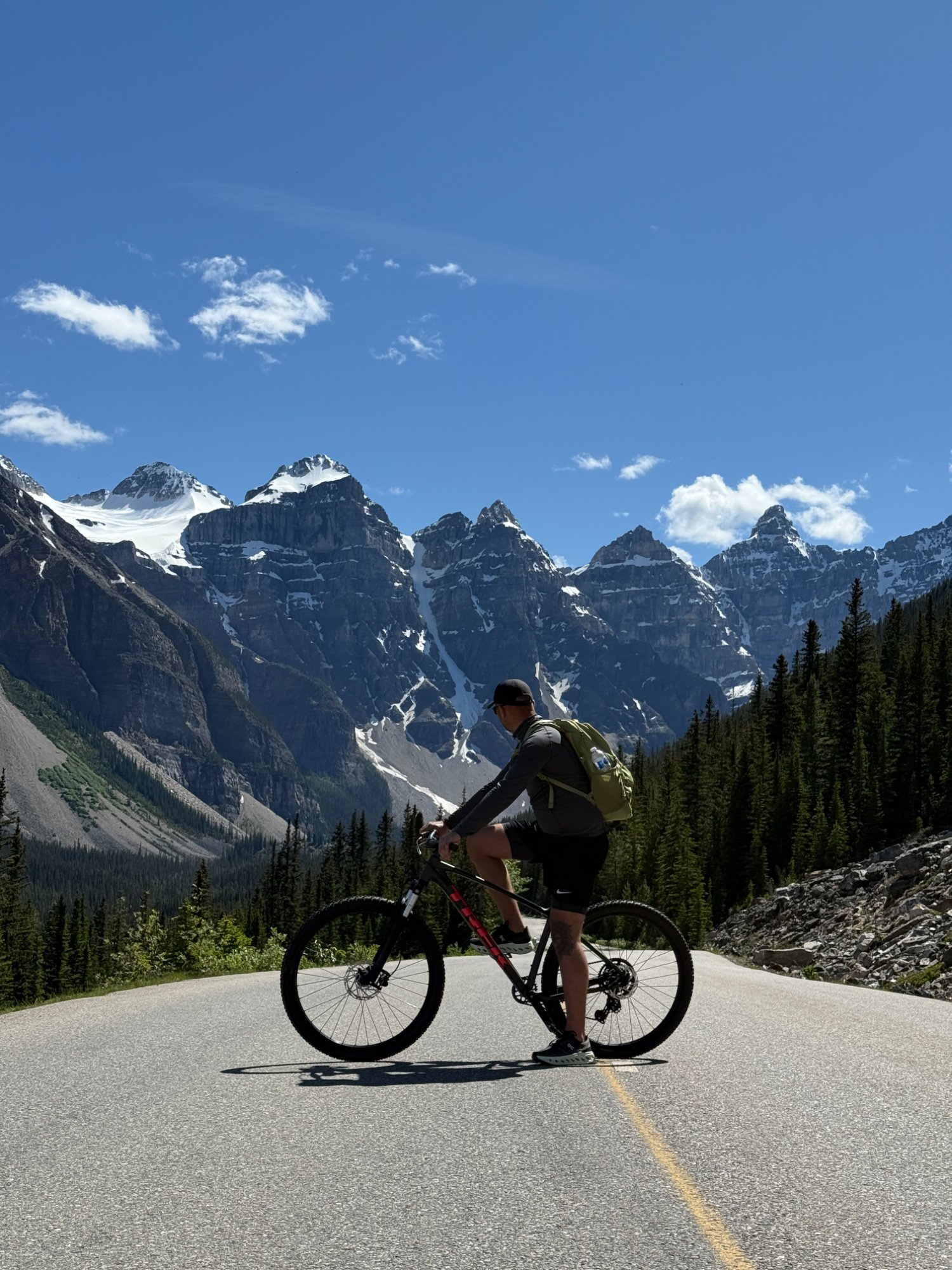 Cycling to Moraine Lake
