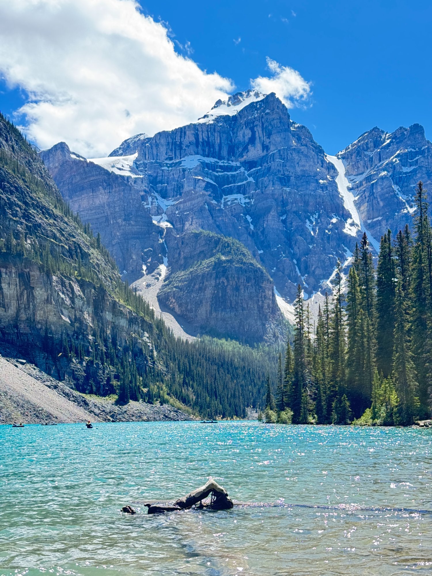 Moraine Lake mountains
